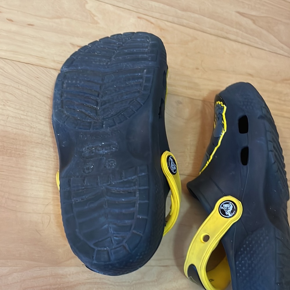 Batman Crocs - Picture 5 of 7